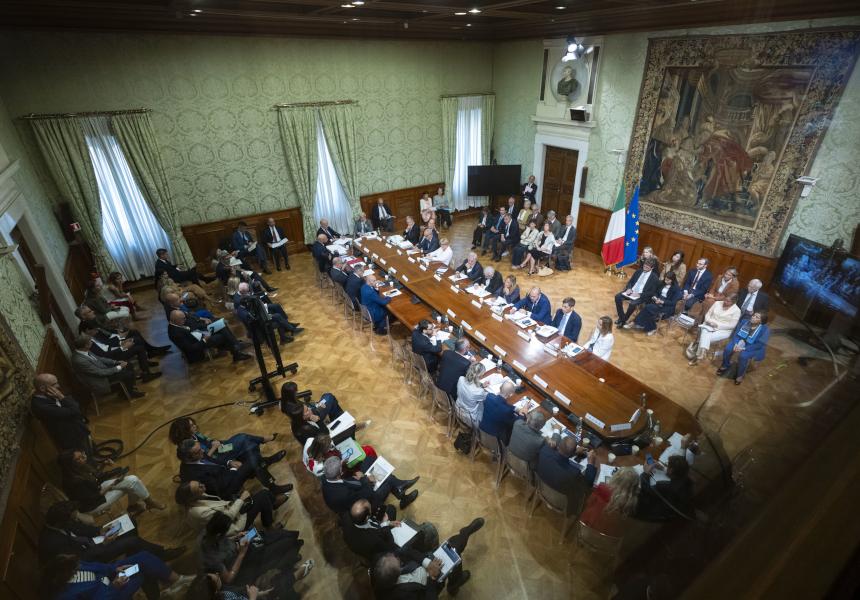 PNRR, Cabina di Regia a Palazzo Chigi. Sul tavolo l’esame dell’ottava Relazione al Parlamento sullo stato di attuazione del PNRR e sul conseguimento degli obiettivi della decima rata